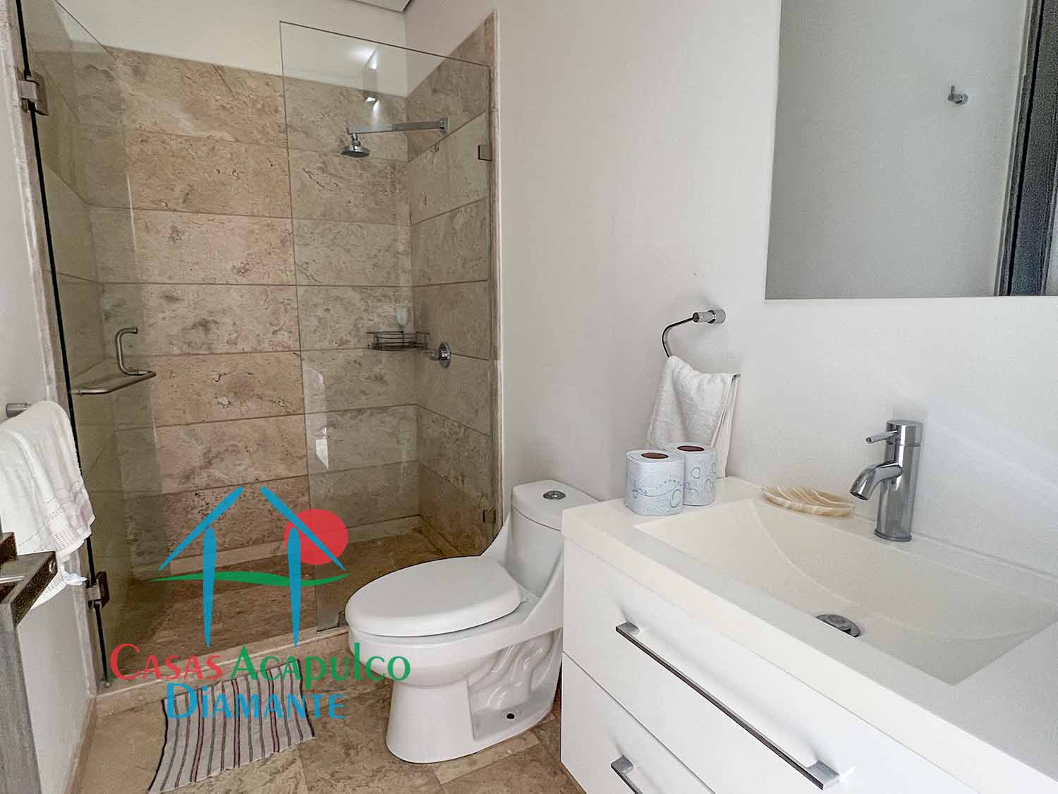 Armando's Le Club B 205 - Baño de visitas 1